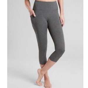 Women's Gray Cropped Leggings